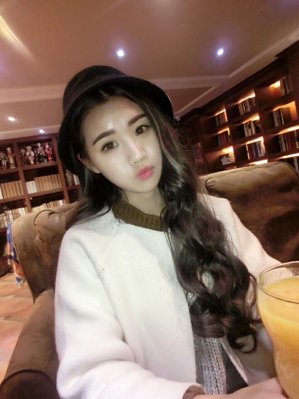 气质小妹的第三张照片--南阳相亲服务中心
