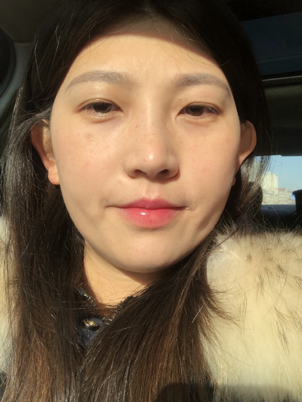 轻闭双眼的第一张照片--南阳相亲服务中心