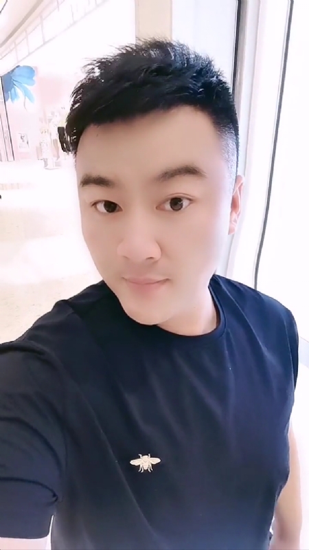 微风徐徐的第一张照片--南阳相亲服务中心