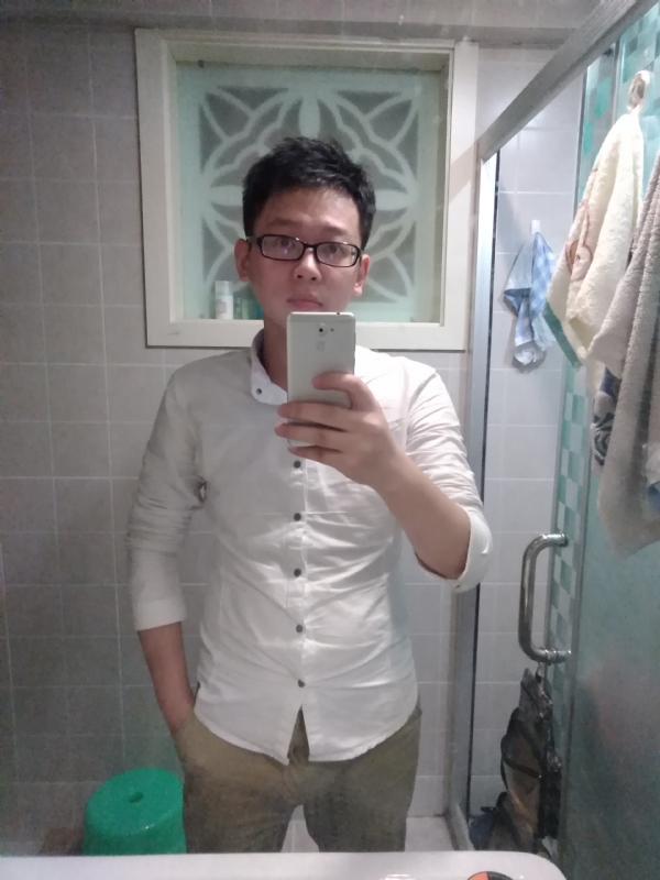花谢魂伤的第一张照片--南阳相亲服务中心