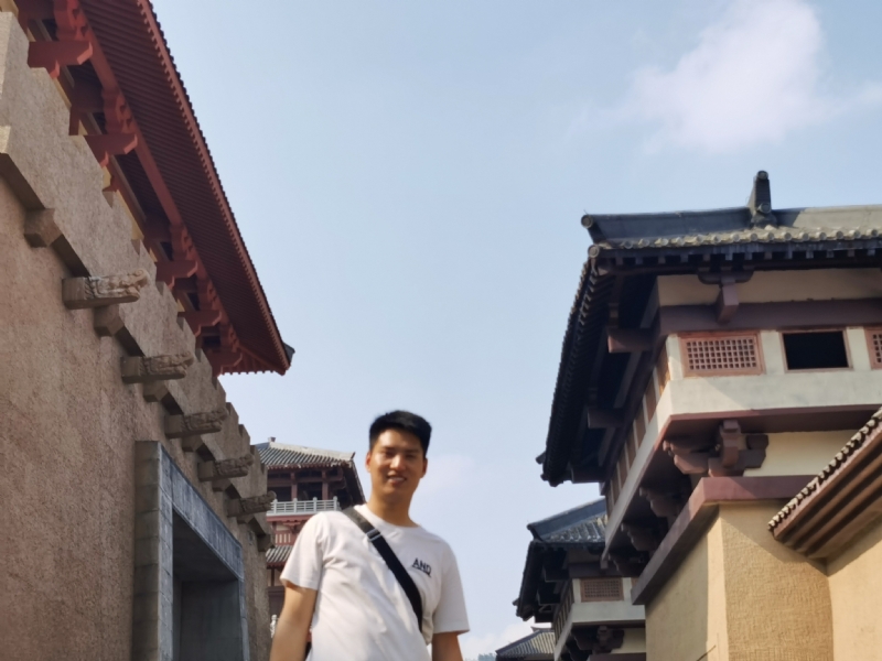 咸鱼不闲的第二张照片--南阳相亲服务中心