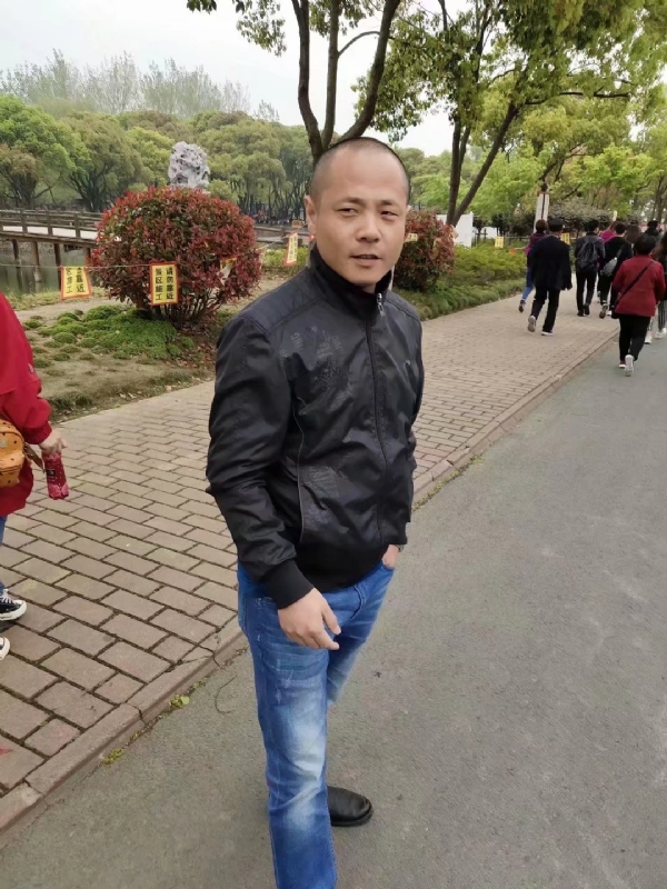 傻子的第一张照片--南阳相亲服务中心