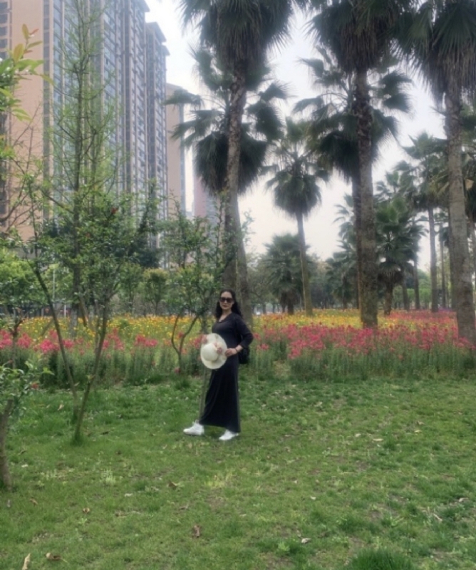 粉墨登场的第一张照片--南阳相亲服务中心
