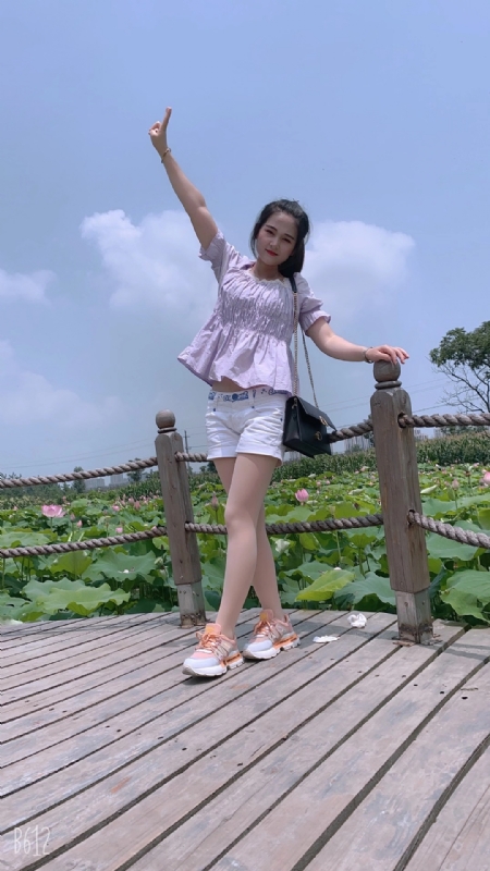 秋水伊人的第一张照片--南阳相亲服务中心