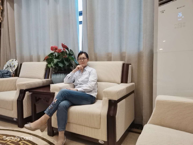 秋水伊人的第一张照片--南阳相亲服务中心