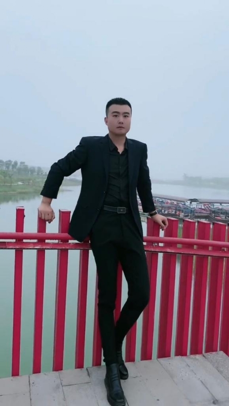 Albert的第一张照片--南阳相亲服务中心
