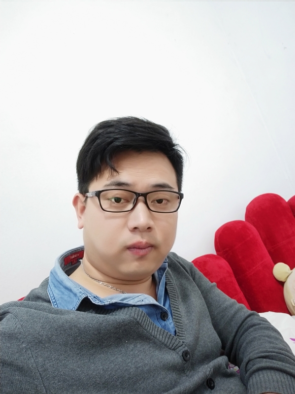何必在亿的第一张照片--南阳相亲服务中心
