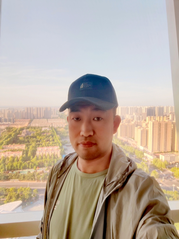 勇攀高峰的第一张照片--南阳相亲服务中心