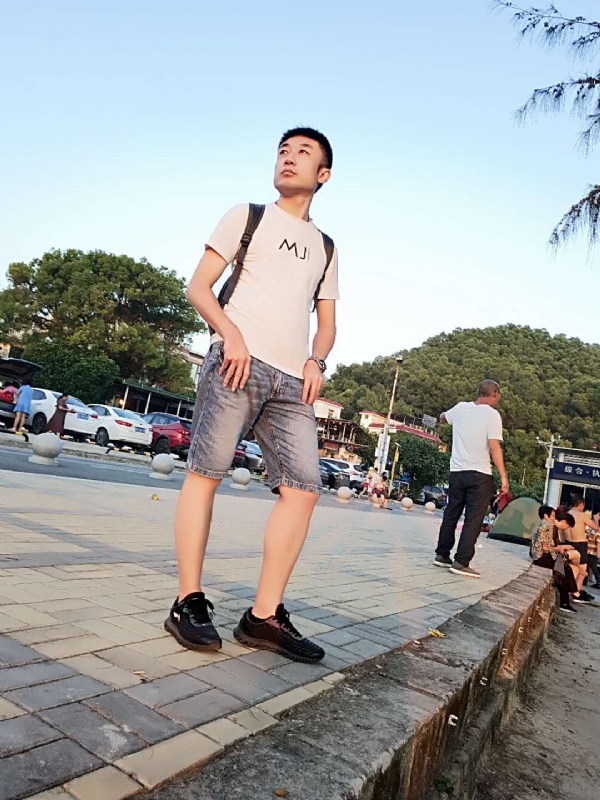 俊皓的第一张照片--南阳相亲服务中心