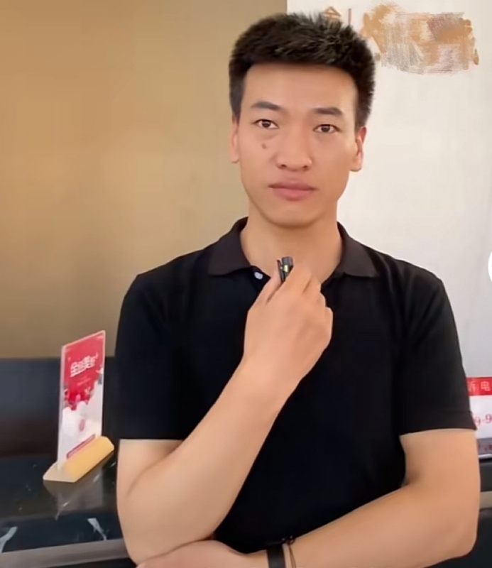 一杯梁白开的第一张照片--南阳相亲服务中心