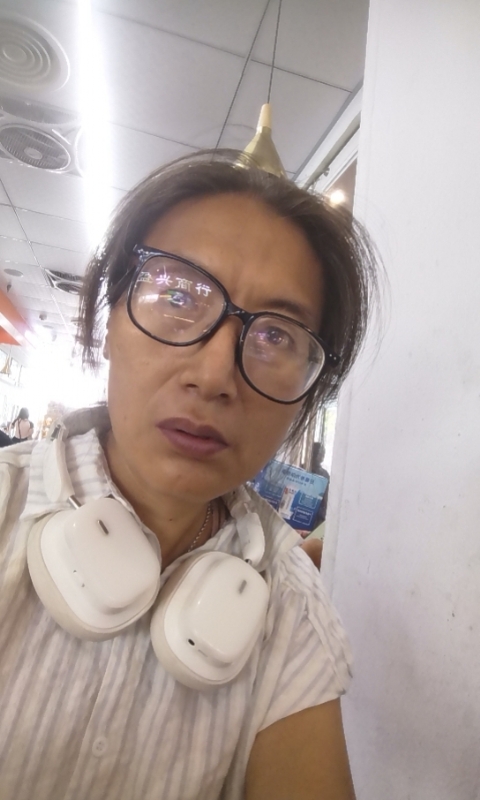 冬天的蔷薇的第三张照片--南阳相亲服务中心
