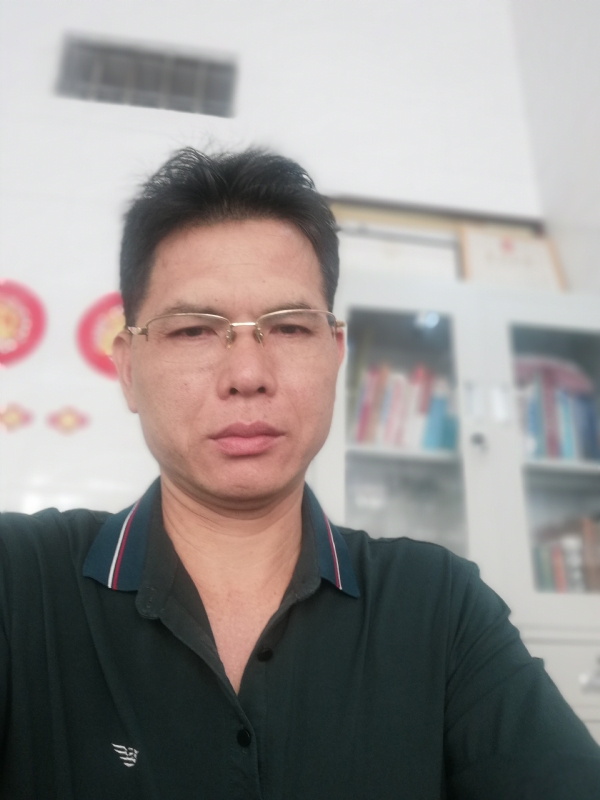 后视镜的第二张照片--南阳相亲服务中心
