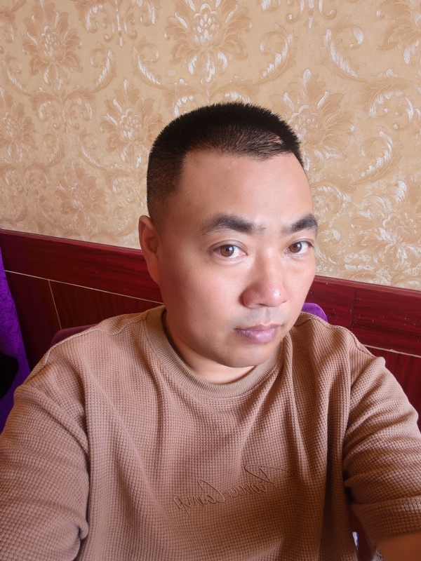 擦亮眼睛向前看的第一张照片--南阳相亲服务中心