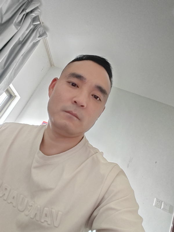 小锋的第一张照片--南阳相亲服务中心